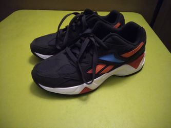 Reebok Ladies Athletic shoe size 7.5