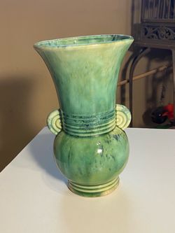 Beautiful Mid-Century Brush McCoy 8.5” Vase. A Great Addition