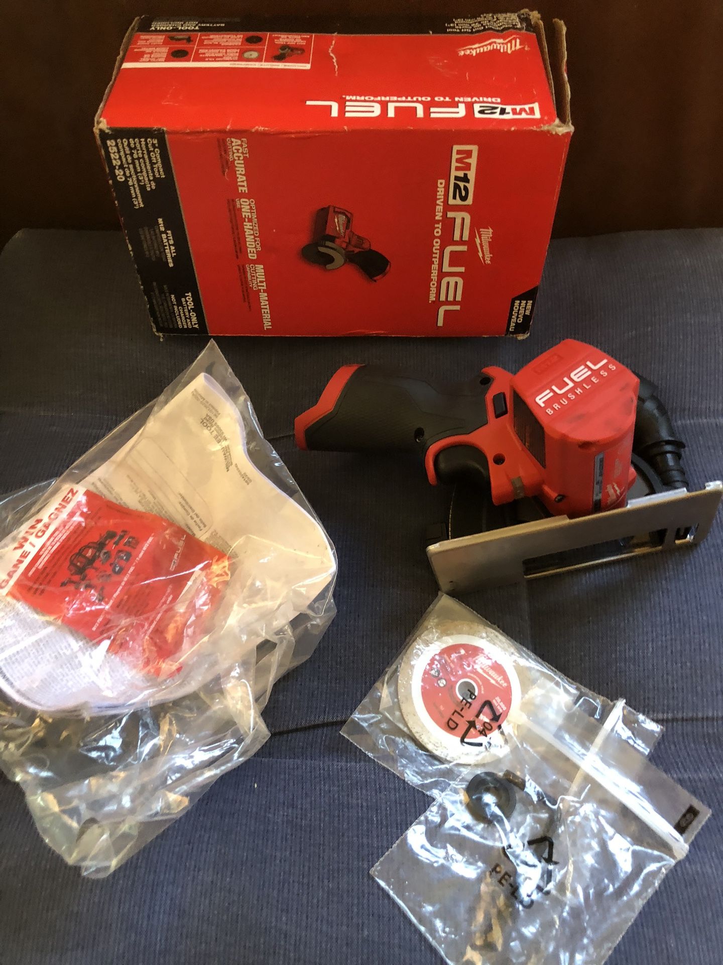 Milwaukee M12 FUEL 12V Lithium-Ion Brushless Cordless 3 in. Cut Off Saw (Tool-Only)