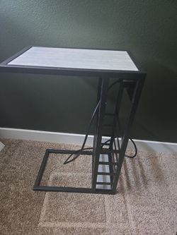 End table witch charging station