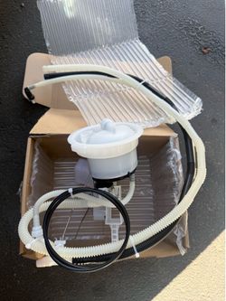 BMW fuel Filter With Fuel Level Sending Unit Pressure Regulator