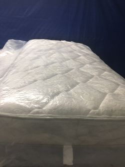 Super thick Hawn Twin XL mattress only. $100. Must go this week