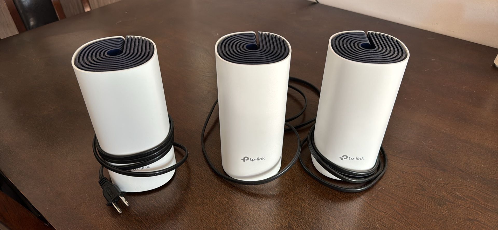 TP-Link Deco Powerline Hybrid Mesh WiFi System(Deco P9) –Up to 6,000 sq.ft Whole Home Coverage, WiFi Router/Extender Replacement,Signal Through Walls,
