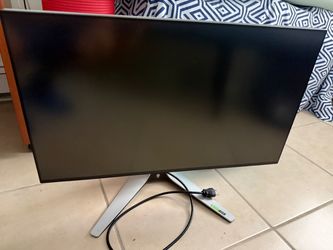 Alienware AW2723DF Gaming Monitor - 27-inch (2560 x 1440) 240Hz Display (DP 1.4), 1ms Response Time, NVIDIA G-Sync, Preset OSD Modes, Height/Tilt/Swiv