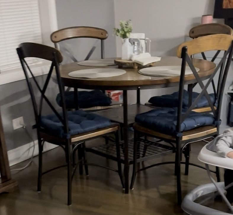 Circular Table And 4 Chairs