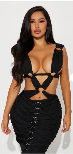 Size: xs Stylish black two-piece dress.