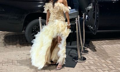Negotiable women dress worn once size 4