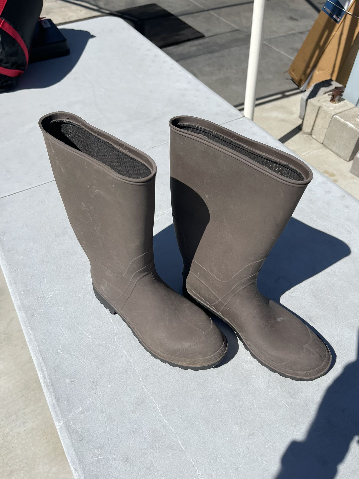 All Purpose Rubber Boots Size 8 Warn Once 