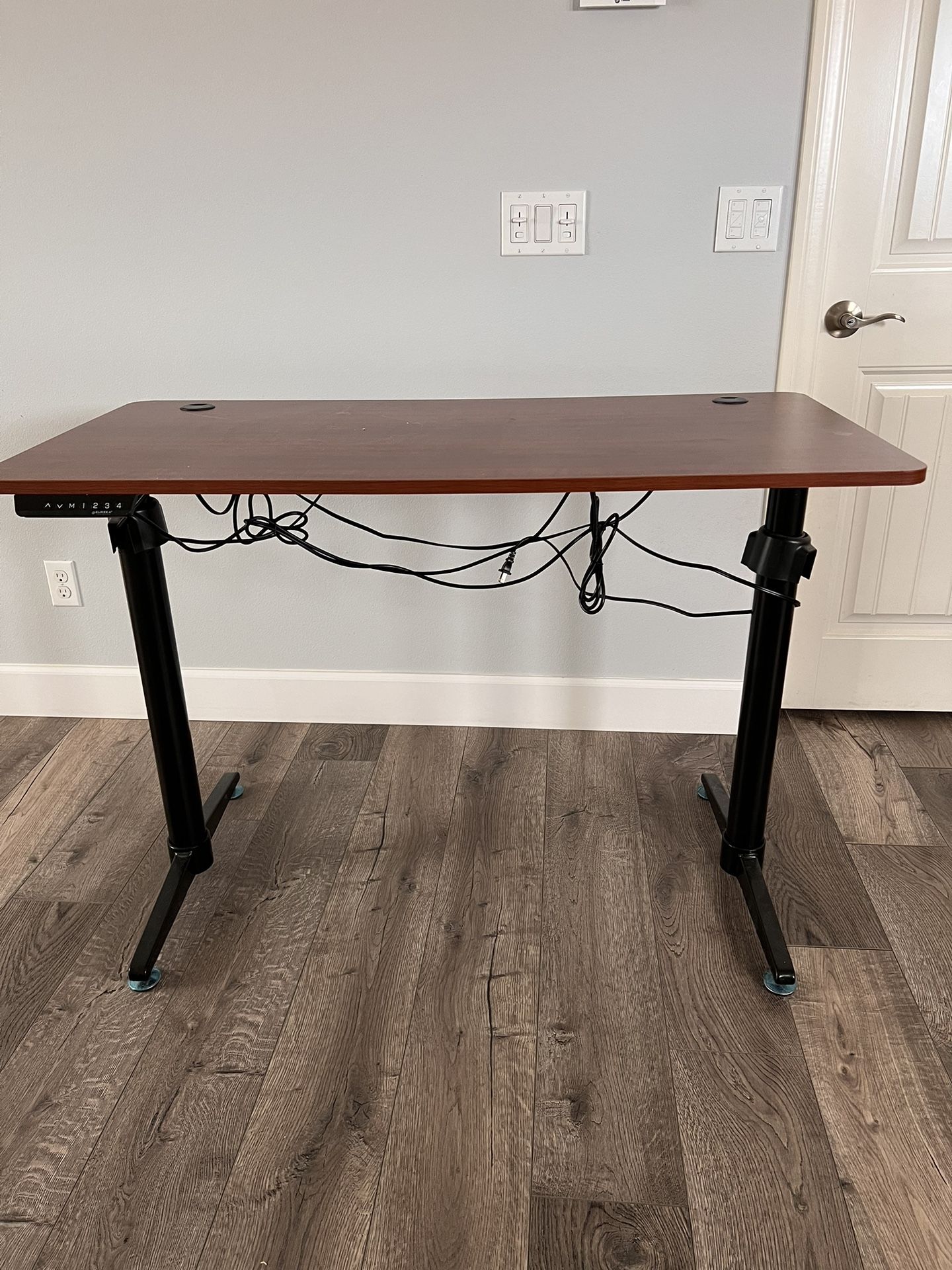 Eureka Adjustable Standing Desk