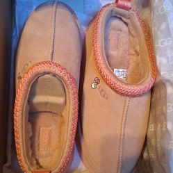 Pink Ugg Slippers 