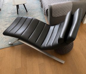 BoConcept Black Leather Chaise Lounge