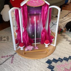 American Girl Doll Ferniture And Accessories, Please Read Description