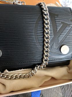 Louis Vuitton Rivets Chain Wallet Epi LV Circle Black in Epi