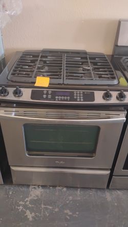 Whirlpool stainless Slide in gas range