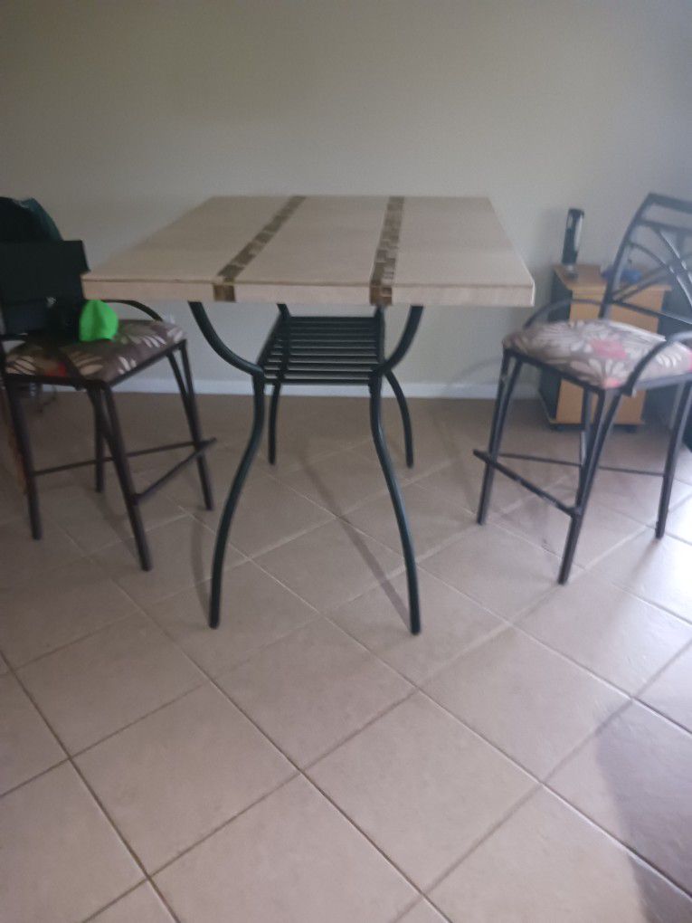 Dining Table/patio
