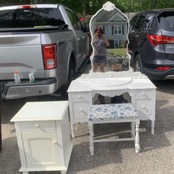 White Antique Bedroom Set 