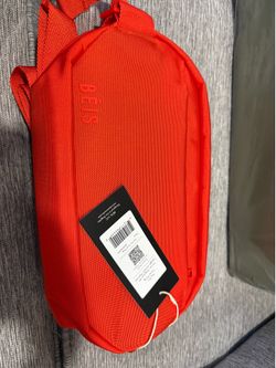 Beis - The Pro Travel Sling