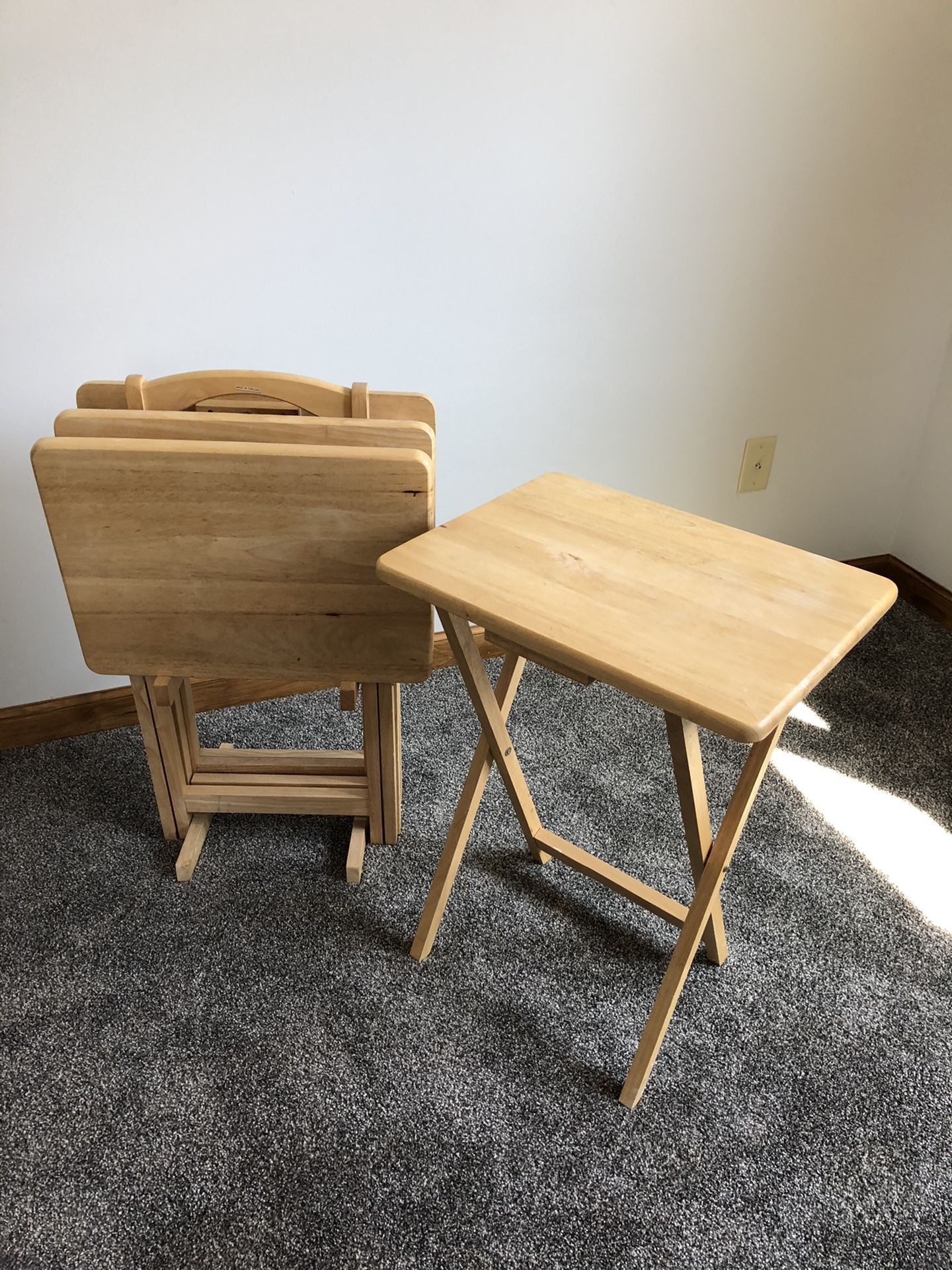 Wooden TV tray set of 4 for Sale in Rochester, MN OfferUp
