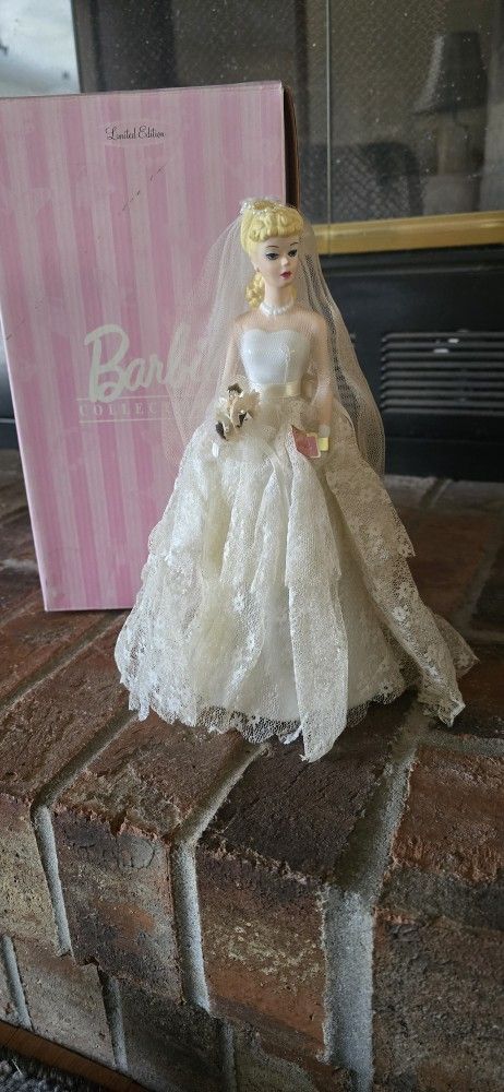 Barbie musical figure