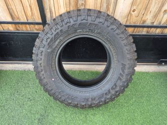 ONE PIECE//FALKEN WILDPEAK MT01  - LT285/70R17