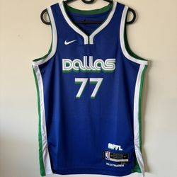 Dallas Mavericks Luka Doncic Men’s Basketball Jersey Size S