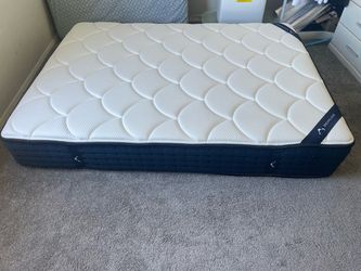 Mattress dreamcloud queen 14