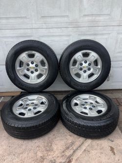 17 inch Chevy Silverado, Tahoe and Suburban wheels 85% Tires