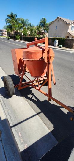 Canoga electric cement mixer in good working condition with new tires. Ready for work. $400