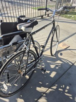 Raleigh Road Bike Black