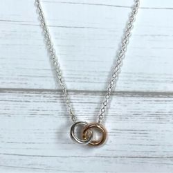 Two-Tone Interlocking Circle Necklace 