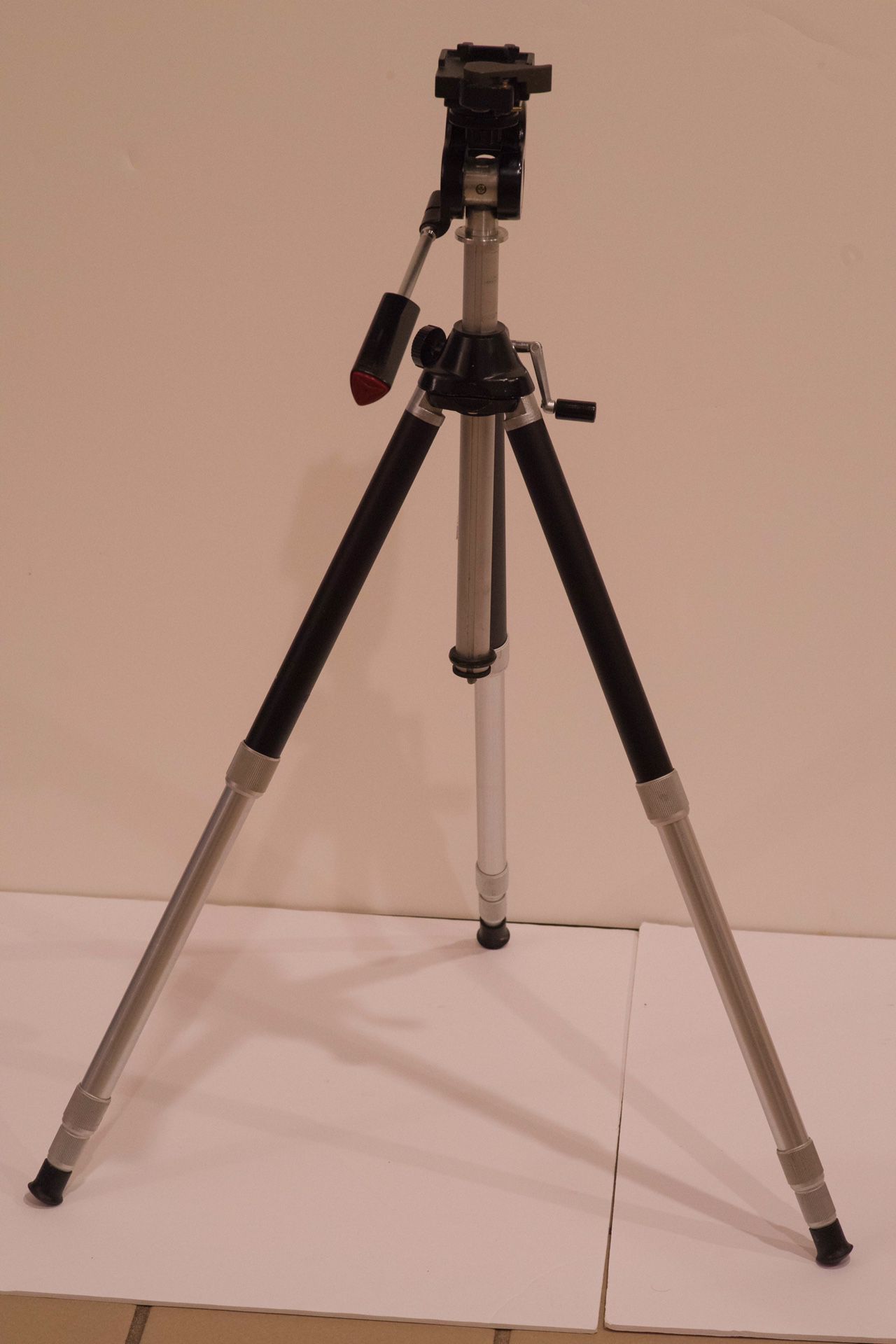 Star D compact camera tripod