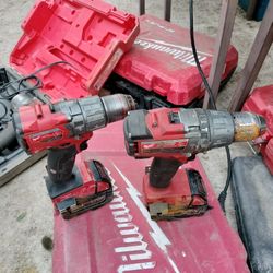 Milwaukee Drills, Charger