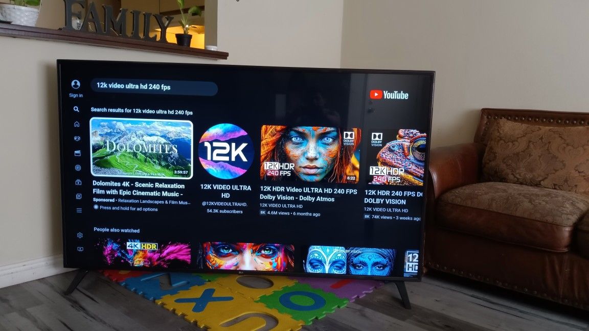 SMART TV 65" INCHES --LG--4K ULTRA HD