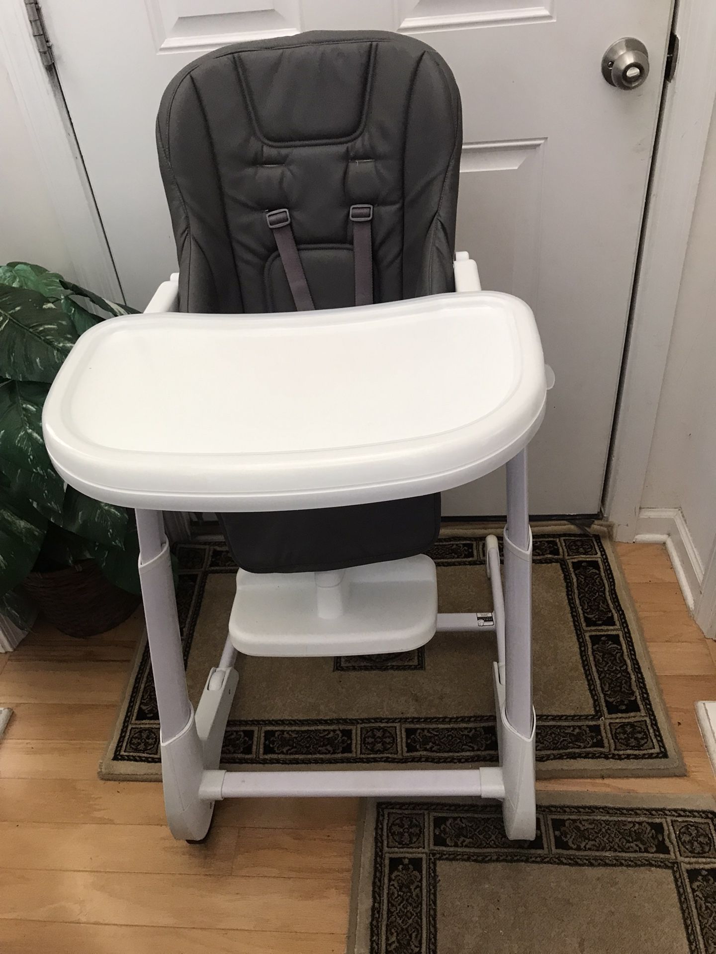 Very Nice And Extremely Clean Jovvy Foodoo High Chair And Booster Seat. Sells At $270 in amazon