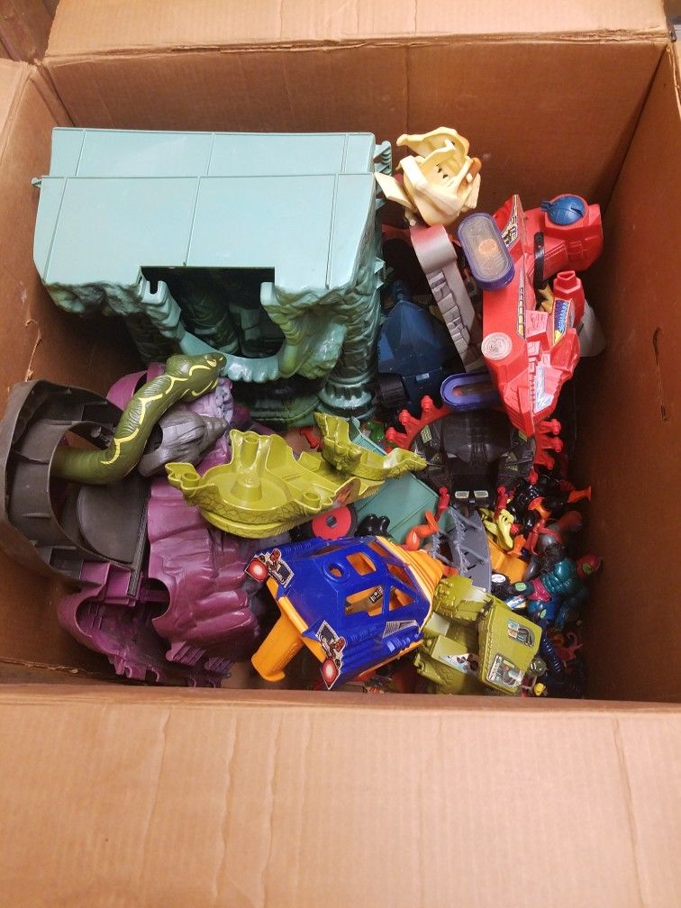 Box of Various Masters Of The Universe Figures & Playsets