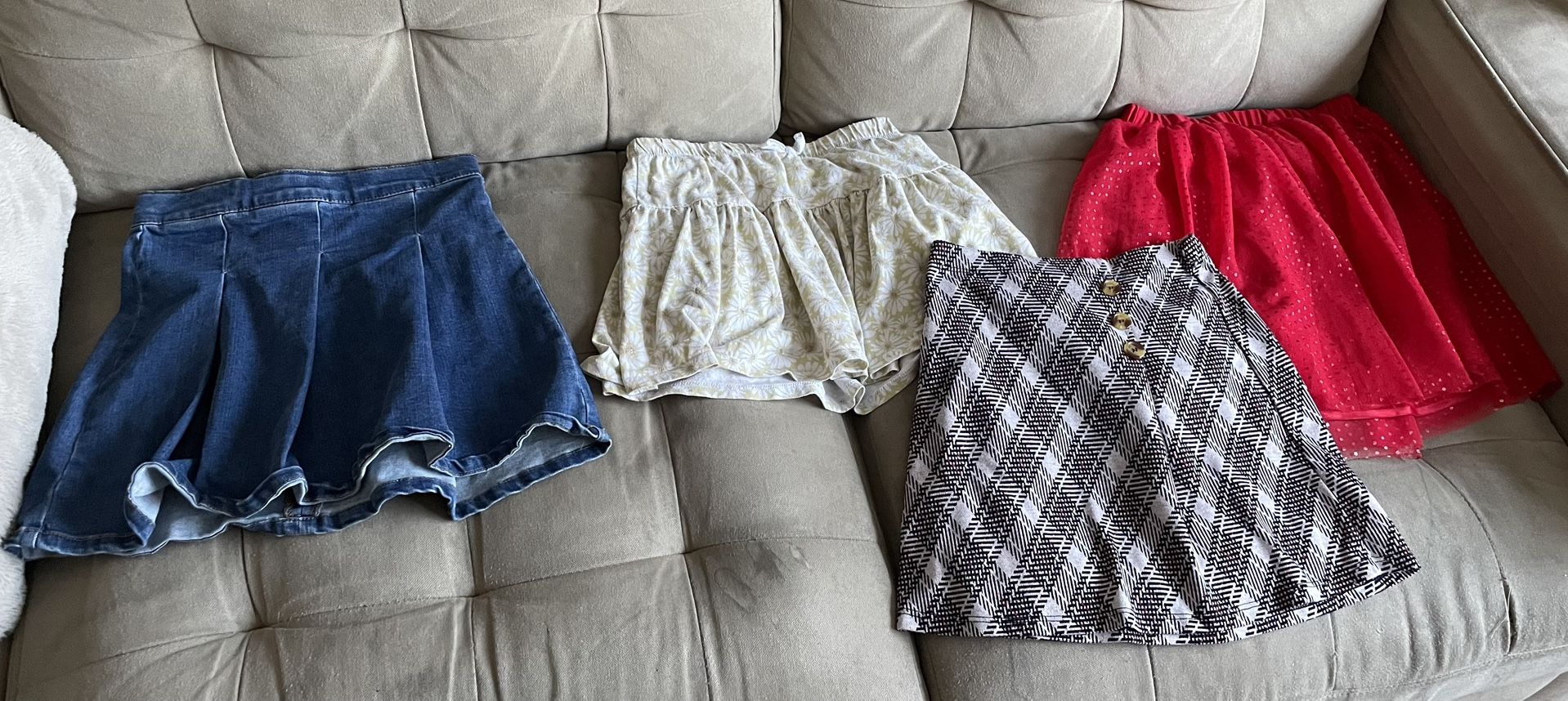 $1 Girl Skirt Size 7/8 