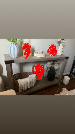 Entrance table