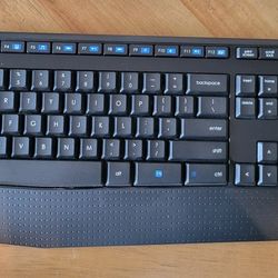 Logitech K345 Keyboard (Needs USB receiver)