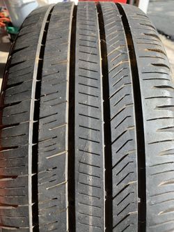 215/45r17 Pirelli Tire