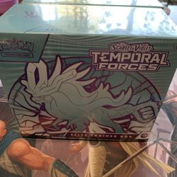 Pokemon Elite Trainer Box