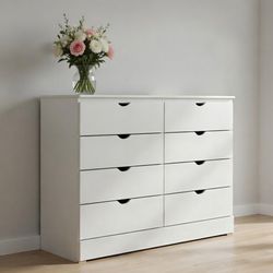 Beautiful White 8 Drawer Dresser🔖