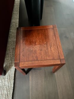 Pottery Barn Small Cluster Tabke