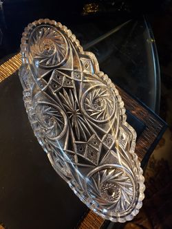 Vintage 10" pressed glass serving dish