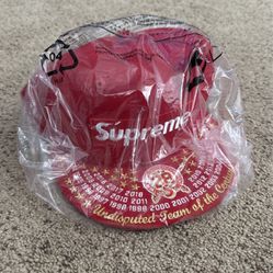Supreme Undisputed Box Logo New Era Fitted Hat