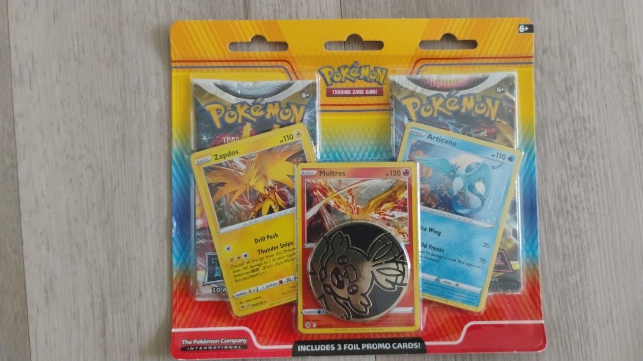 Sealed Pokemon Legendary Birds 3 Foil Card Collection