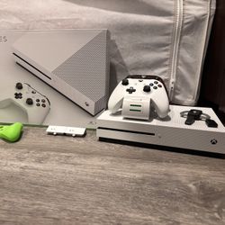 Xbox One S 1TB with Controllers, Charging Station, and Small Headset (Please Read Description)