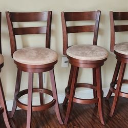 4 Cushioned Bar Stools