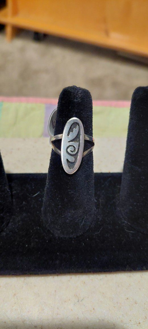 Vintage Sterling Silver Ring. 