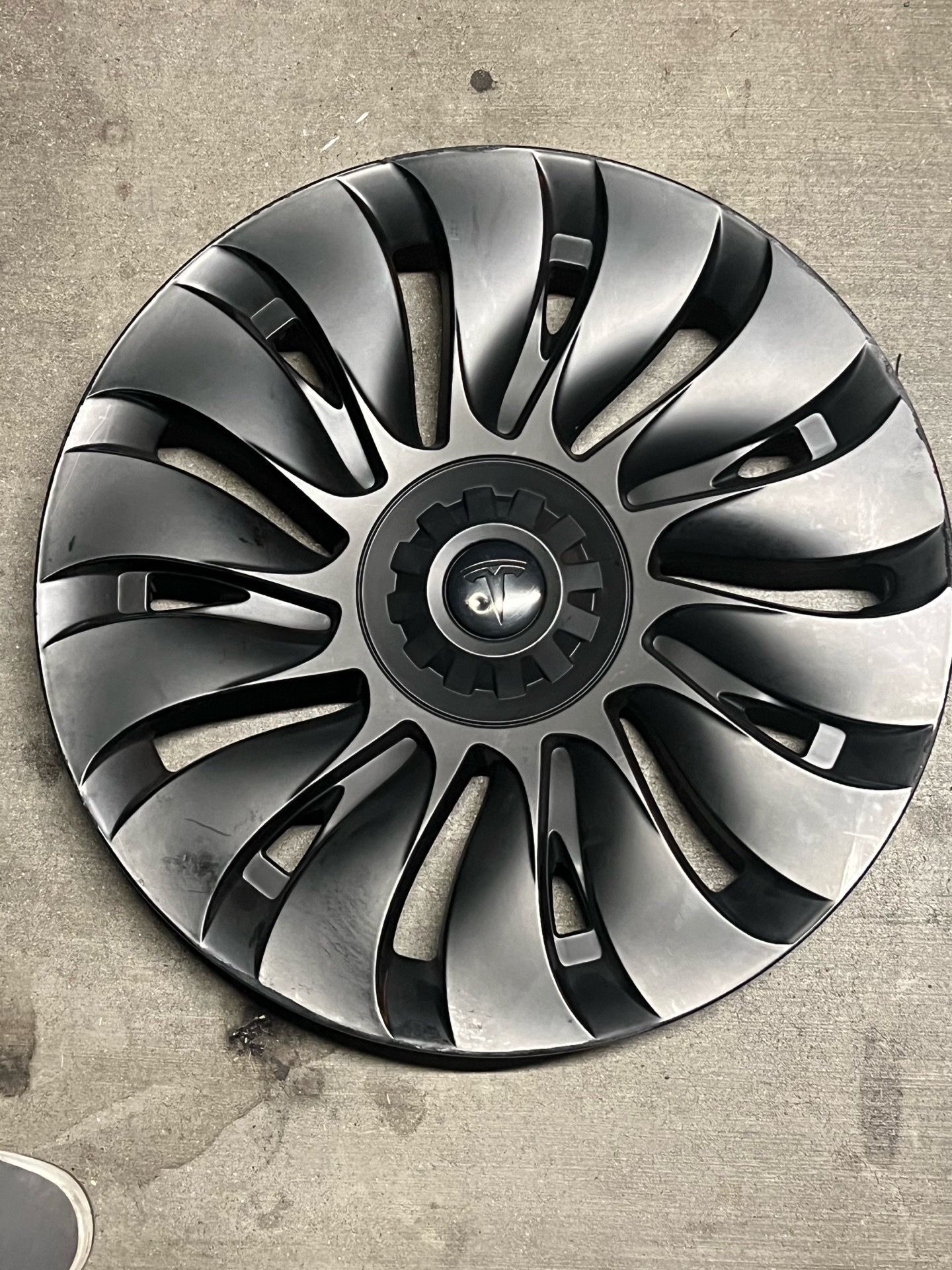 Tesla wheel cover
