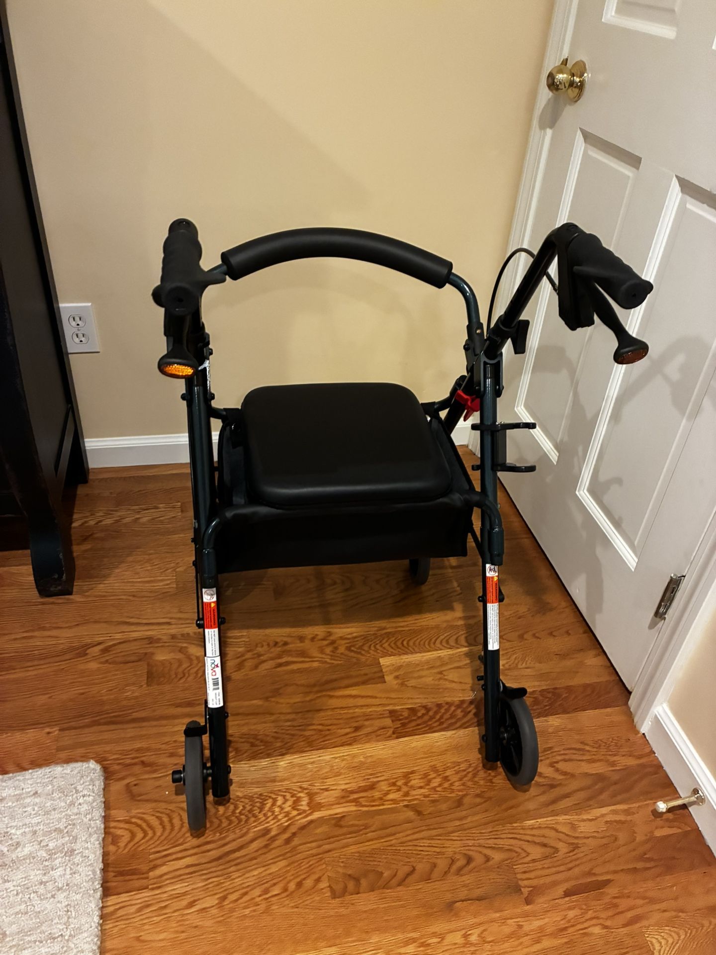 Lightweight Rollator Petite Nova